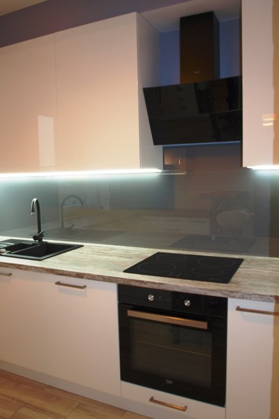 Białe meble kuchenne 