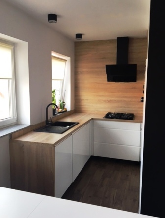 Drewiane wykończenie kuchni